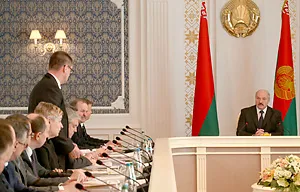 Лукашенко требует повышения эффективности сельхозпроизводства