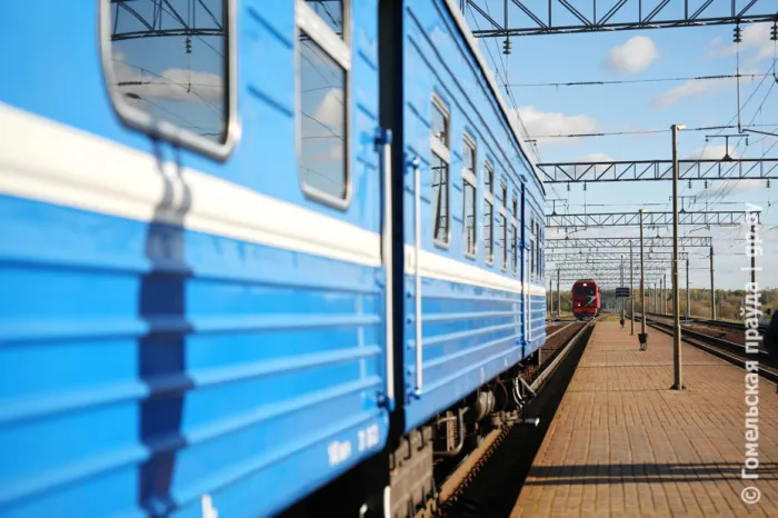 В Гомельской области на железнодорожных путях пострадали 13 человек. 7 из них скончались