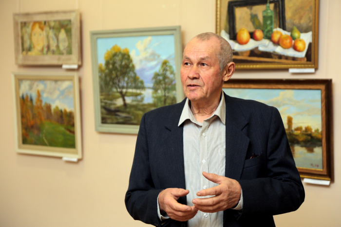 Любитель, ставший большим художником: персональную выставку живописи Геннадия Тарских открыли в Гомеле