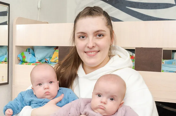 Отметим годик близнецов и переедем в свою квартиру — радостные события многодетной семьи Балатяновых