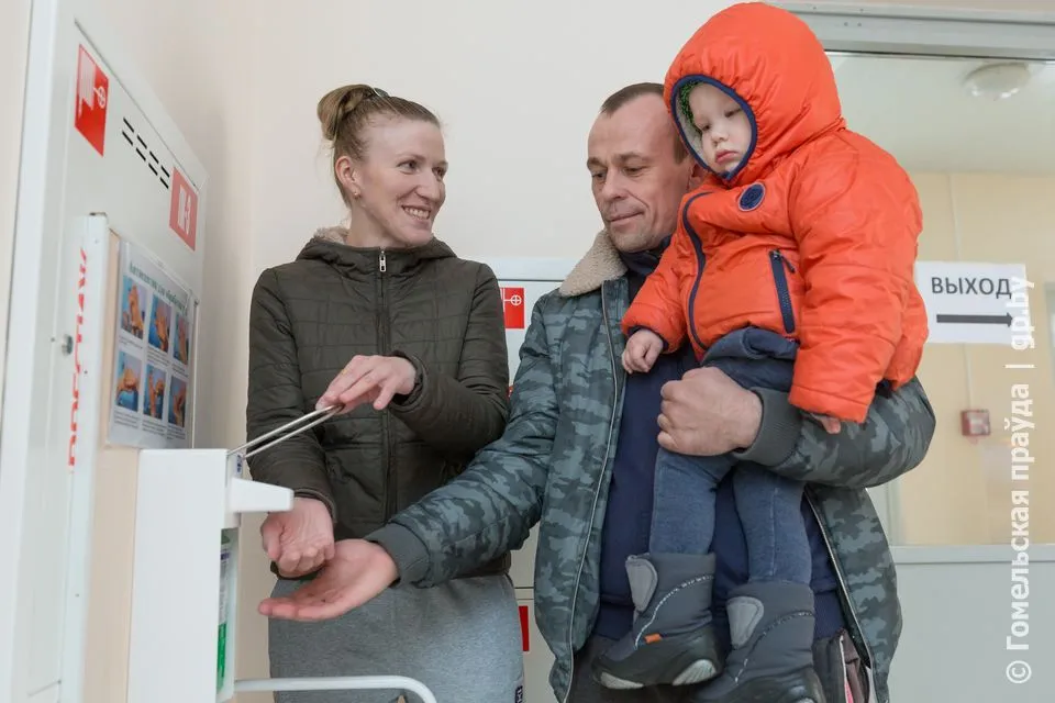  Специалист рассказала, должен ли быть всегда полным дозатор с антисептиком в магазине