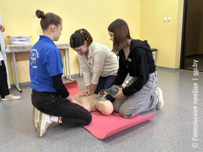 Преподаватели медуниверситета провели с учащимися Гомельского областного лицея обучение навыкам оказания первой помощи