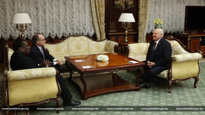 Лукашенко встретился с Президентом Зимбабве