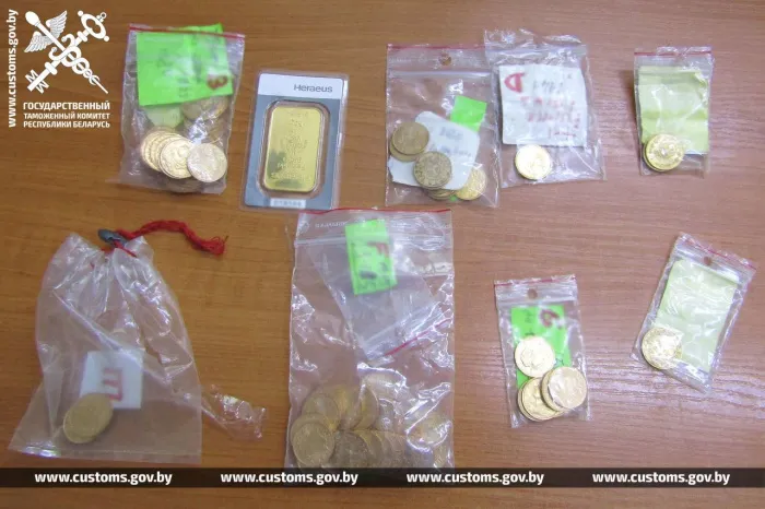 Француженка попыталась провезти через белорусскую границу золото на 190 тысяч рублей без декларации
