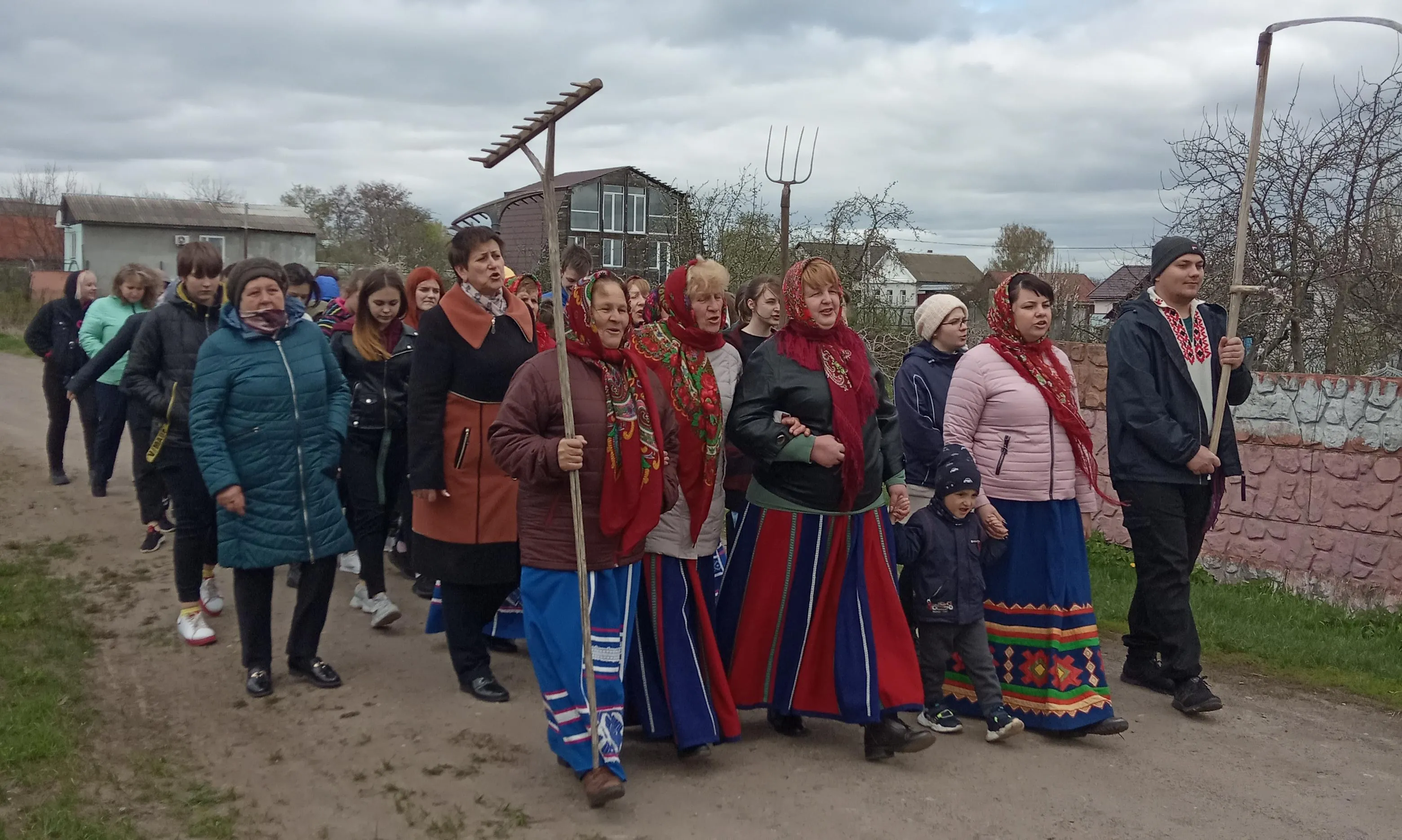 В агрогородке Старое Село Ветковского района провели обряд «Карагод сена»