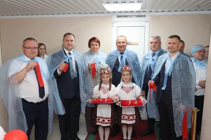 В Наровле торжественно открыли новую линию по производству тираженного ириса