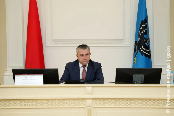 Закрытая пиццерия и нехватка парковочных мест: председатель облисполкома Иван Крупко провел в Мозыре прямую линию