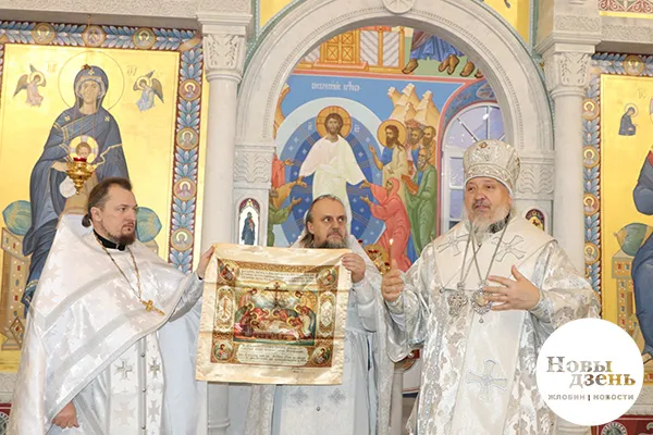 В Жлобине великим чином освятили храм Святителя Василия Великого 