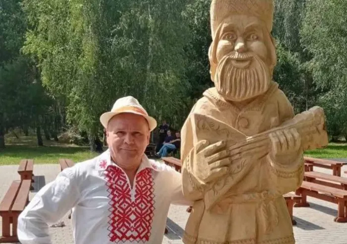 Преподаватель колледжа из Житковичей Александр Зеро занял первое место на конкурсе мастеров деревянной монументальной скульптуры