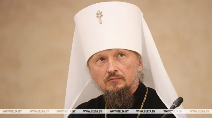 Лукашенко поздравил митрополита Вениамина с днем рождения