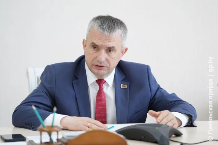 Жители деревни Якимовка Речицкого района попросили у губернатора отремонтировать дорогу. Узнали ответ главы региона