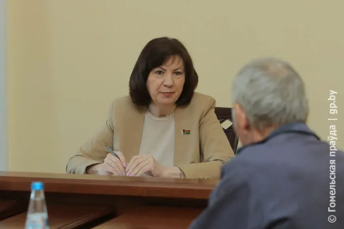 Председатель Совета Республики Наталья Кочанова провела личный прием граждан в Жлобине
