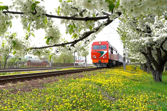 Более 100 дополнительных поездов назначила БЖД на апрельские и майские праздники