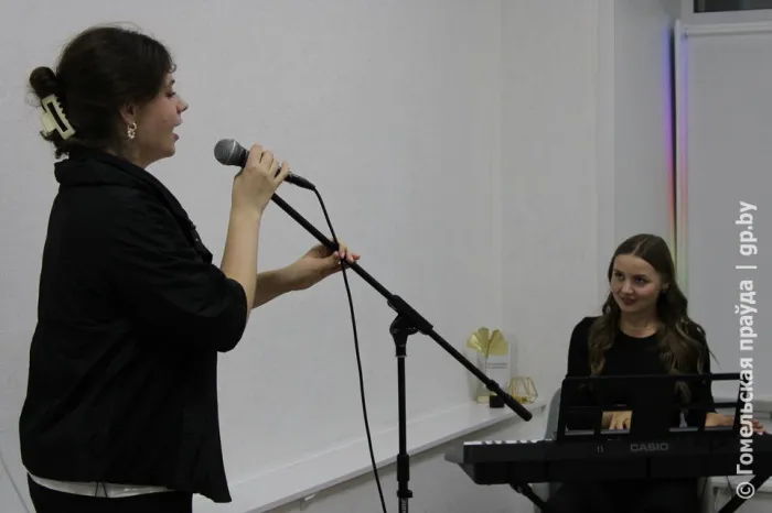 Если с песней вышел в путь, веселей дорога. Как корреспондент «Гомельскай праўды» занимается вокалом