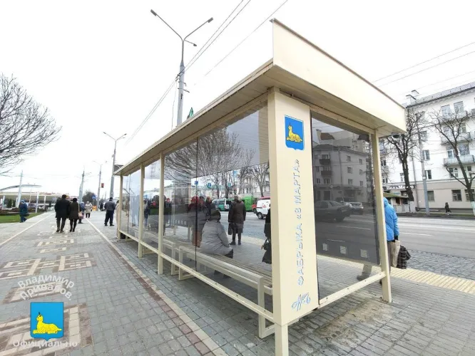 В Гомеле установили инновационную остановку с LED‑экранами и подсветкой