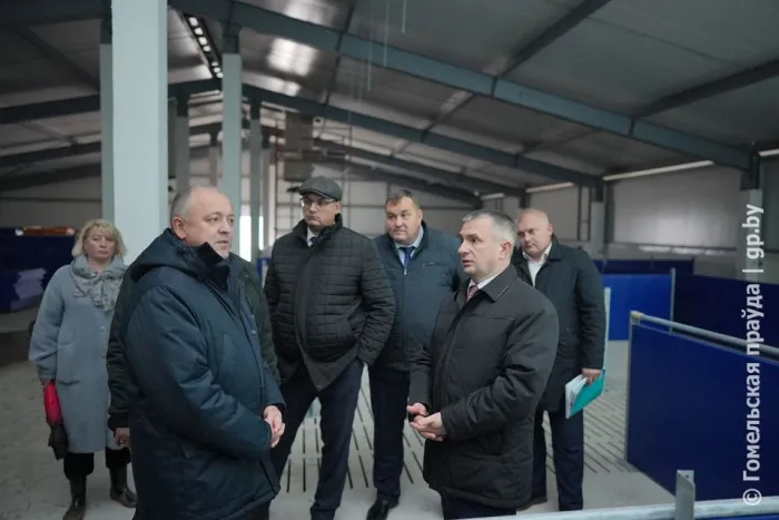 Успеть в срок: Иван Крупко проинспектировал степень готовности строящегося свинокомплекса в Добрушском районе