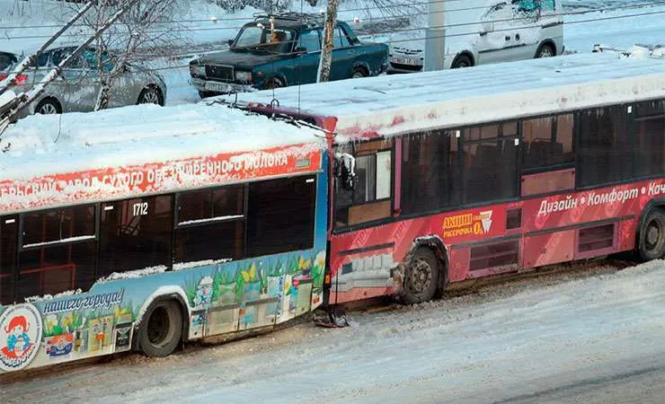 В Гомеле столкнулись троллейбус с автобусом, пострадали 7-летний мальчик и двое взрослых