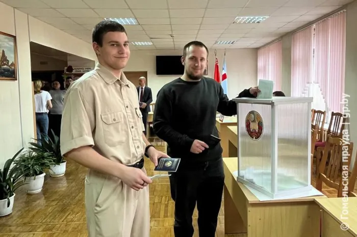 Будущие аграрии из Калинковичей: «Голосуем впервые и за мирное будущее»