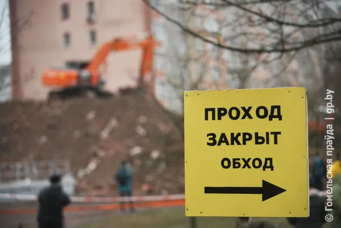 Оказать помощь людям, подойти к работам ответственно: выездное совещание губернатор Иван Крупко провел у жилого дома по улице Косарева в Гомеле