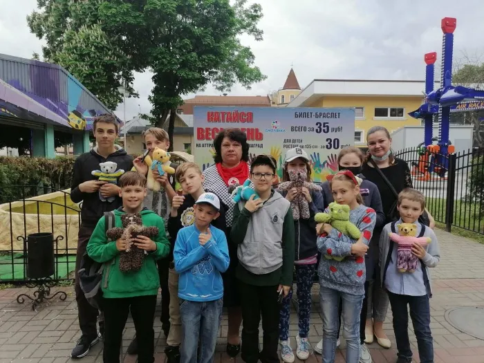 Ребята из домов семейного типа посетили Гомельский парк аттракционов