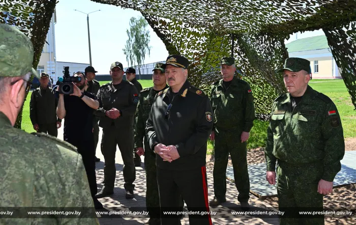Военная тематика в центре внимания. Лукашенко приехал к ракетчикам в Осиповичский район