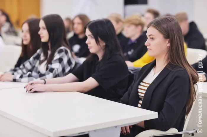 Молодежь, есть желание поработать? В облисполкоме рассказали о возможностях летней занятости для учащихся