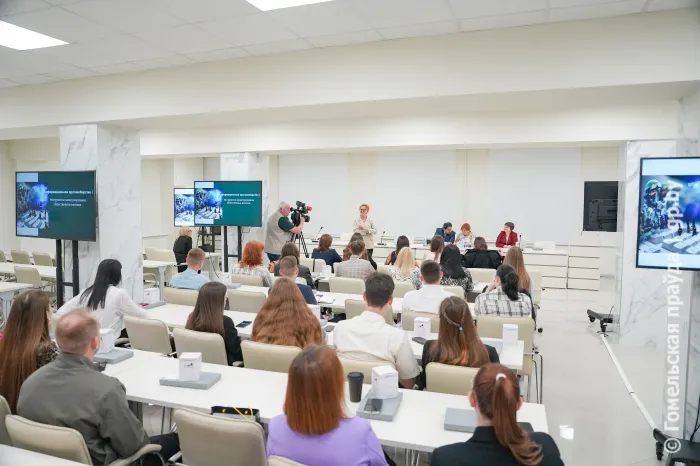 Участникам молодежного проекта «Юни-SMART» вручили свидетельства о прохождении обучения