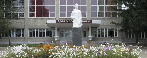 Видеоблогер в Гомеле снял "сенсацию": нашел законсервированные коровники и заявил, что в них должны заниматься дети 
