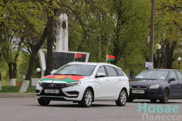 В память о Чернобыле и в честь героев-ликвидаторов на Житковщине прошел автопробег «За единую Беларусь!»