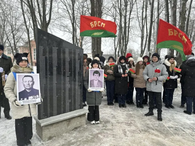 В Ельске состоялся митинг, посвященный 80-летию со дня освобождения района от немецко-фашистских захватчиков