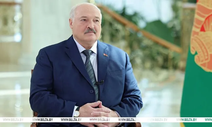 Белорусский путь, безумство на границе и фрагменты биографии. Какие "секреты" Лукашенко раскрыл "Разведчику" 