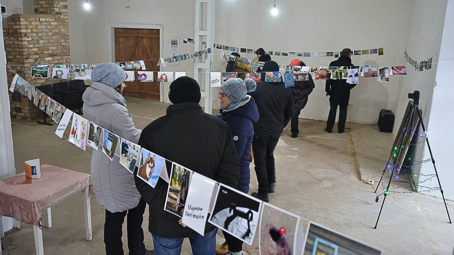 В Мозыре открылась выставка новогодних фотооткрыток