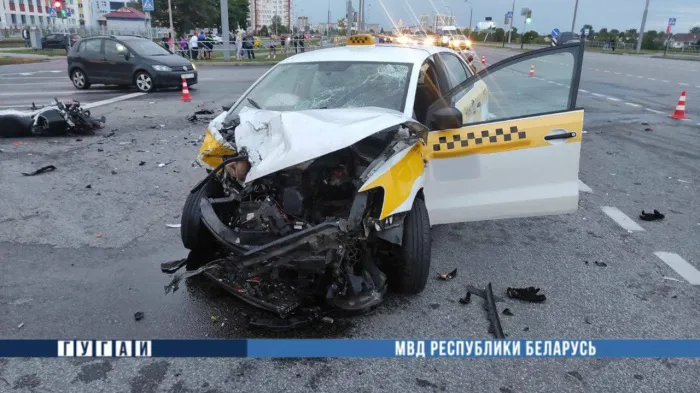 В Гомеле произошло ДТП с мотоциклистом на пересечении автодороги Восточный обход и улицы Головацкого