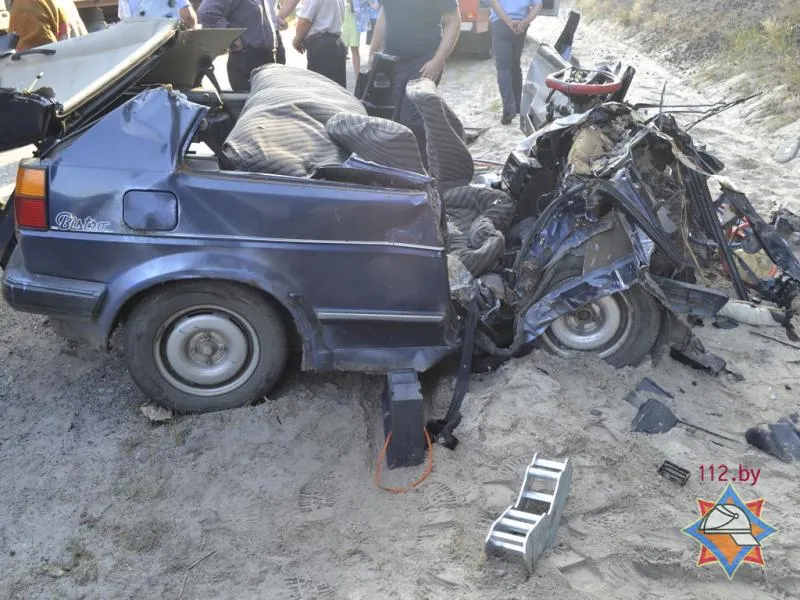 В Лельчицком районе столкнулись два автомобиля: двое погибших, четверо в больнице