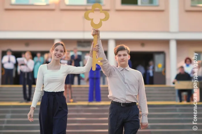 В Гомеле прошли линейки, посвящённые Дню знаний