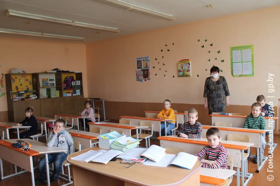 Пока родители на работе, за их детьми присматривают педагоги