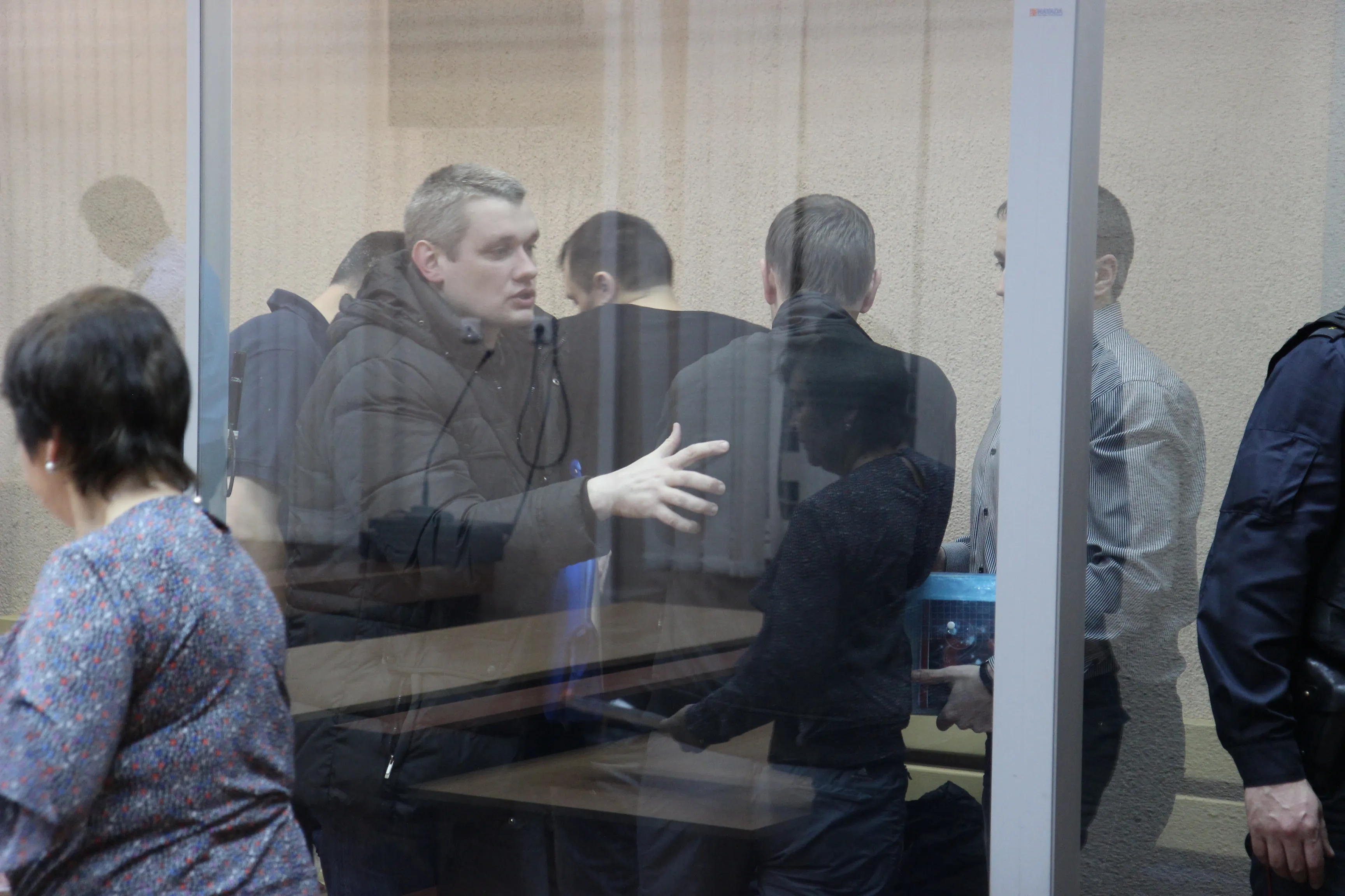 В суде Центрального района Гомеля продолжаются слушания по делу гомельских таможенников, обвиняемых в получении взяток