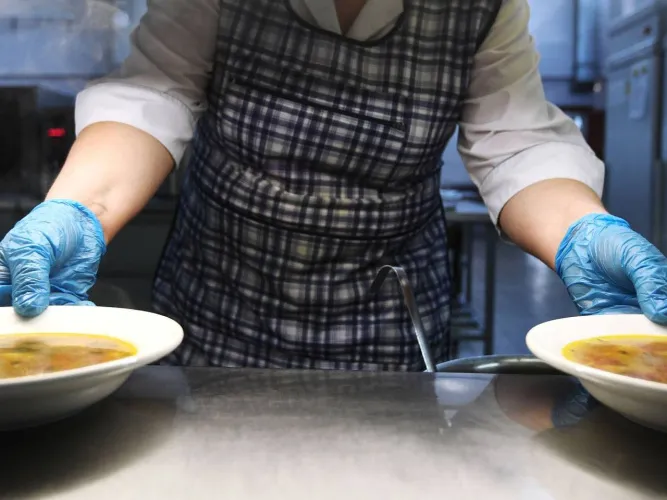 Секрет плохих котлет. В Мозыре работники школьной столовой украли продуктов на 750 рублей - суд вынес приговор