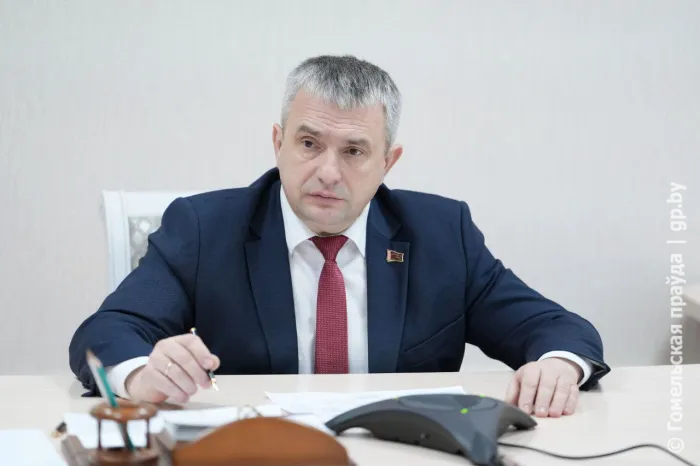 Отремонтировать дорогу и провести воду: прием граждан в Гомеле провел председатель облисполкома Иван Крупко