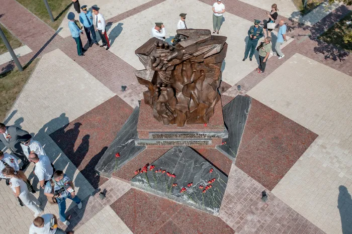 ОАО «Житковичский моторостроительный завод» сердечно поздравляет коллектив и ветеранов предприятия, жителей нашей прекрасной Гомельщины с Днем Независимости Республики Беларусь и 80-летием освобождения Республики Беларусь от немецко-фашистских захватчиков
