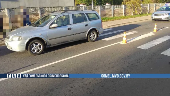 В Буда-Кошелево водитель сбил женщину и ребенка на «зебре»