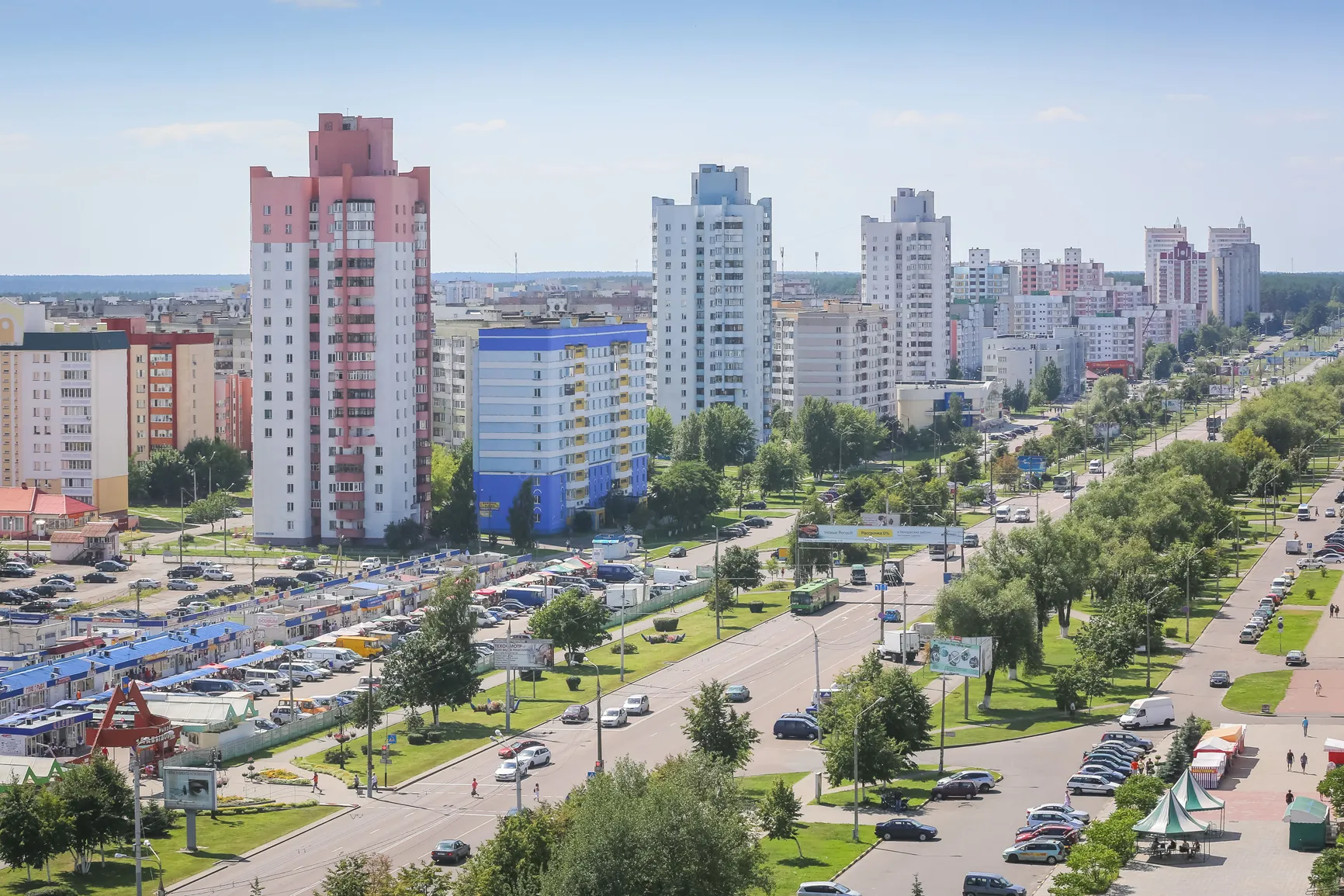 Дороги, ямы, асфальт. Какие дворовые территории и улицы Гомеля в списках на ремонт?