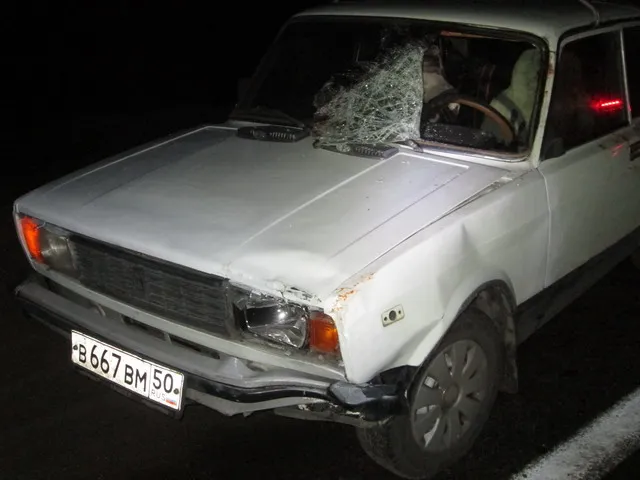 В Гомеле «Жигули» насмерть сбили мужчину, который прогуливался по центру дороги