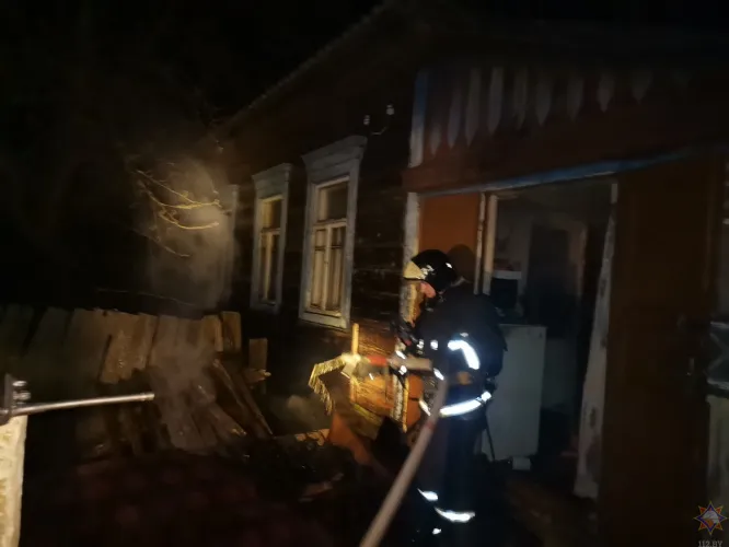 В Ельске на пожаре спасён мужчина
