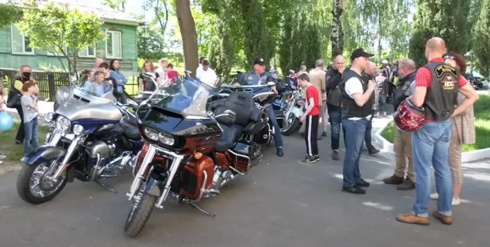Минские байкеры побывали в гостях у воспитанников Улуковской вспомогательной школы-интерната
