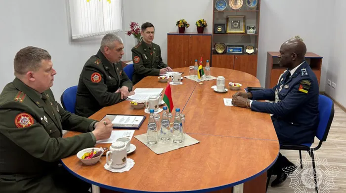 В Беларуси впервые аккредитован военный дипломат из Мозамбика 