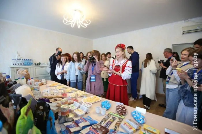Скажите «СЫР»: участники пресс-тура прошлись по цехам Светлогорского филиала Рогачевского МКК и попробовали вкуснейшую продукцию