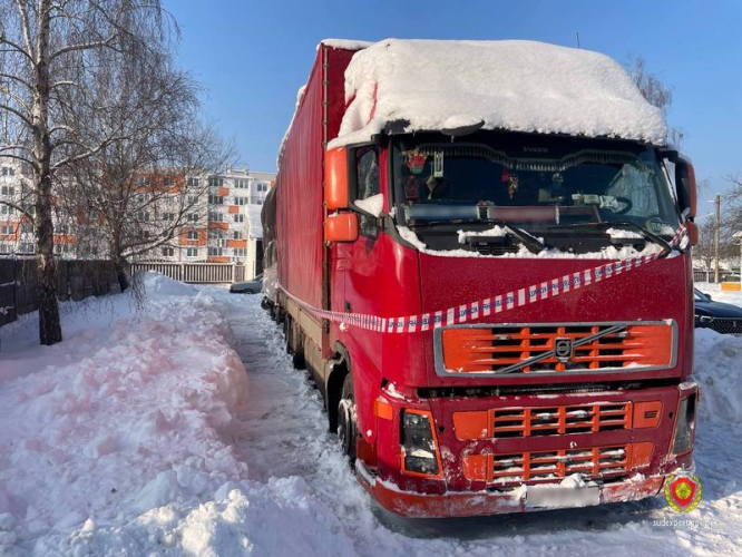 Опасное трение: почему на трассе М-10 вспыхнула фура с бытовой техникой?