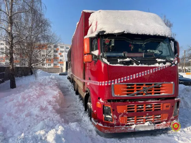 Опасное трение: почему на трассе М-10 вспыхнула фура с бытовой техникой?