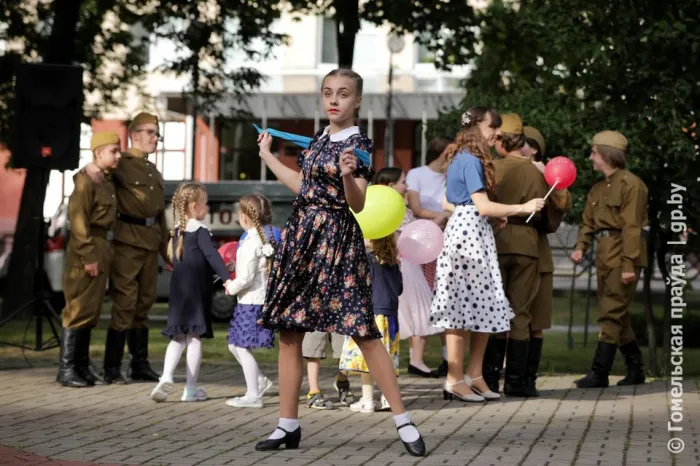 Огонь войны души не сжег: концерт-реквием в сквере имени Громыко